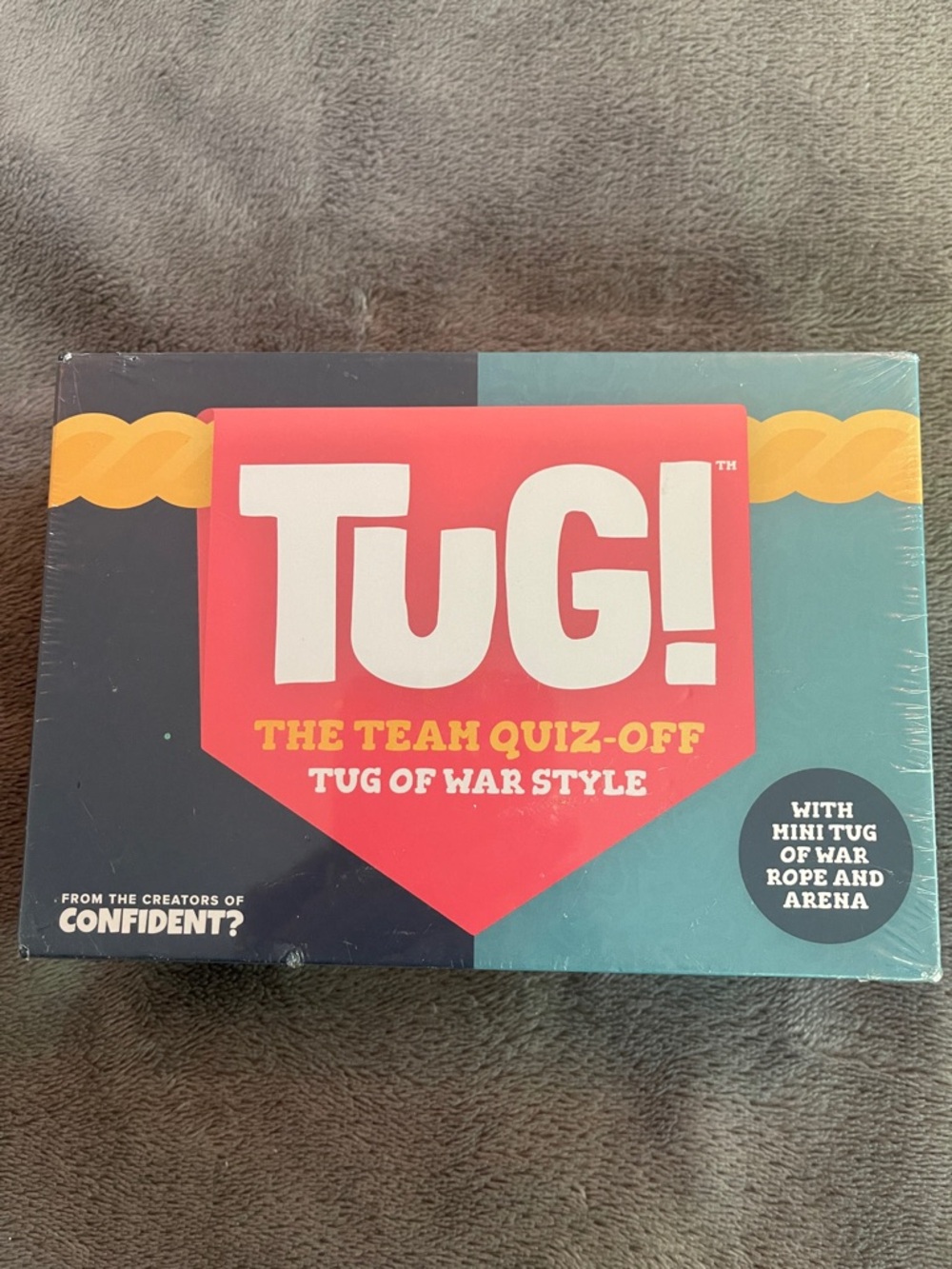 Tug! Family Party Game of Trivia & Tug-of-War nwt